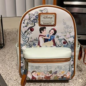 Snow White Loungely backpack